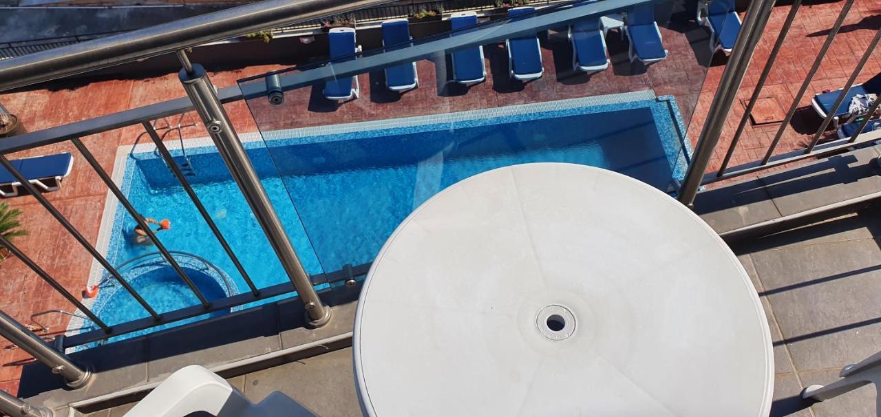 Apartament Cacao Residence Pantai Sunny Bagian luar foto