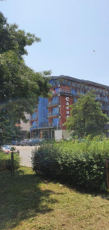 Apartament Cacao Residence Pantai Sunny Bagian luar foto